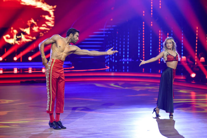 Gamou Fall i przepiekne tancerki w TzG