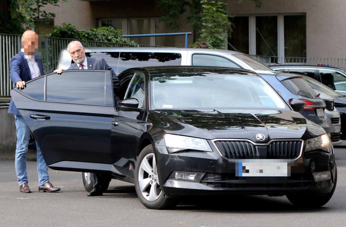 Antoni Macierewicz z ochroną