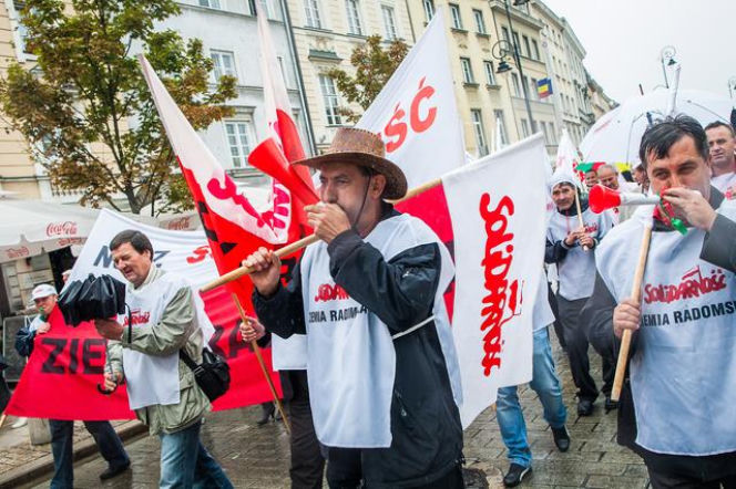 Demonstracja w zdjęciach. Zobacz naszą fotorelację!