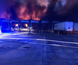 Wielki pożar hali magazynowej w Wielkopolsce