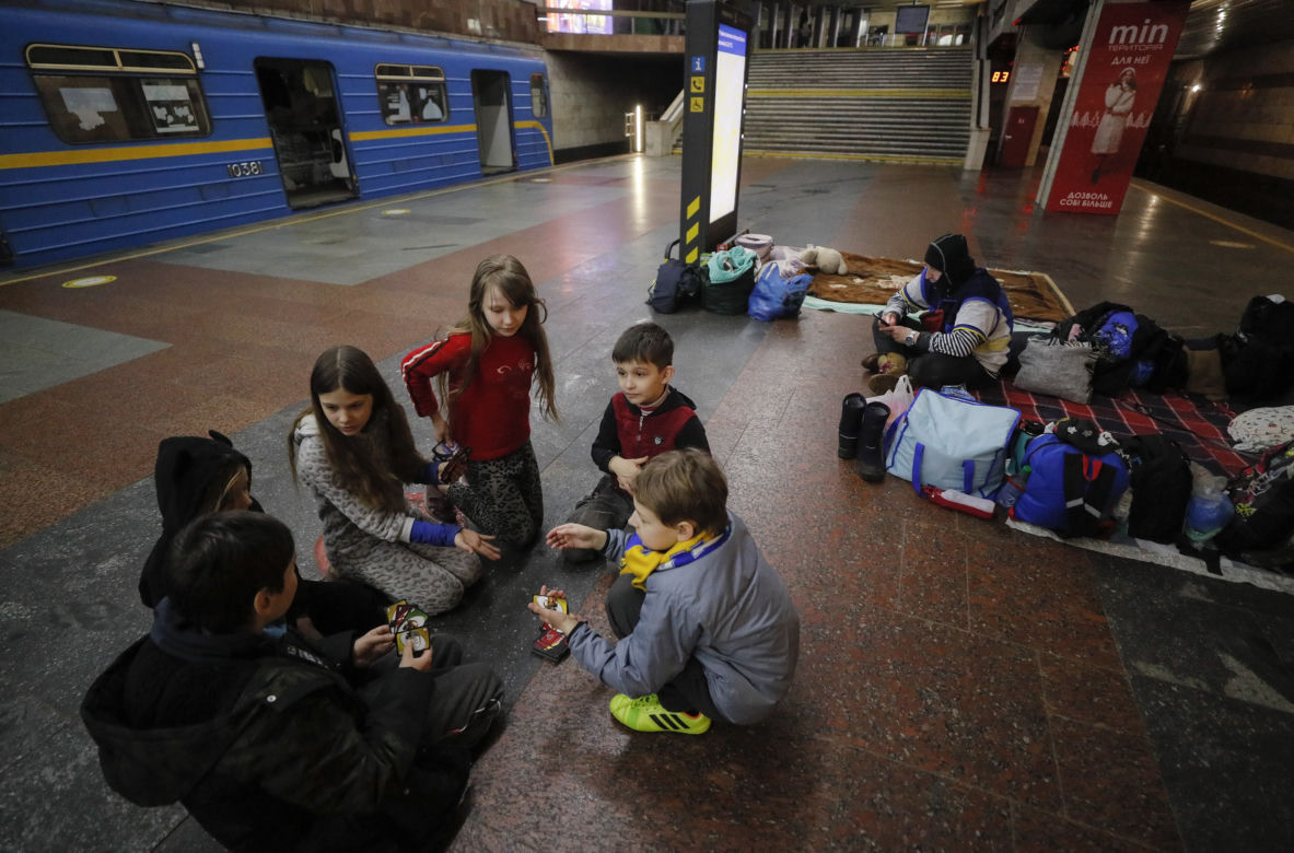 Od początku wojny żyją w metrze. To ich nowy dom i schron przed bombami 