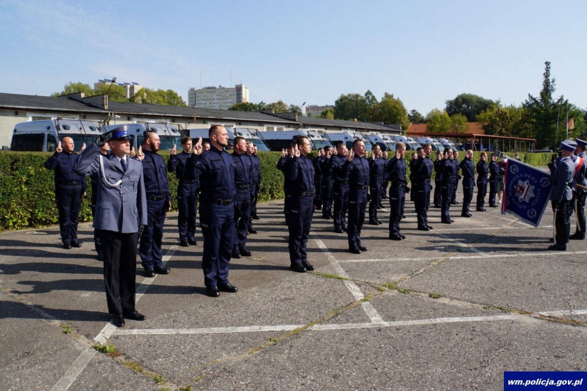Ślubowanie nowych policjantów z Warmii i Mazur. Zobacz zdjęcia! 