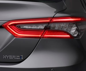Toyota Camry Hybrid lifting 2021