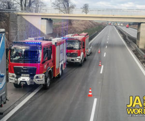 Alfa romeo wbiła się w ciężarówkę. Szokujące wypadek na A4 