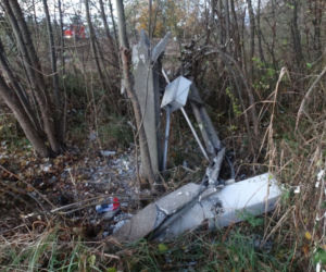Przyrżnął traktorem w słup. Na policjantów czekał z piwem