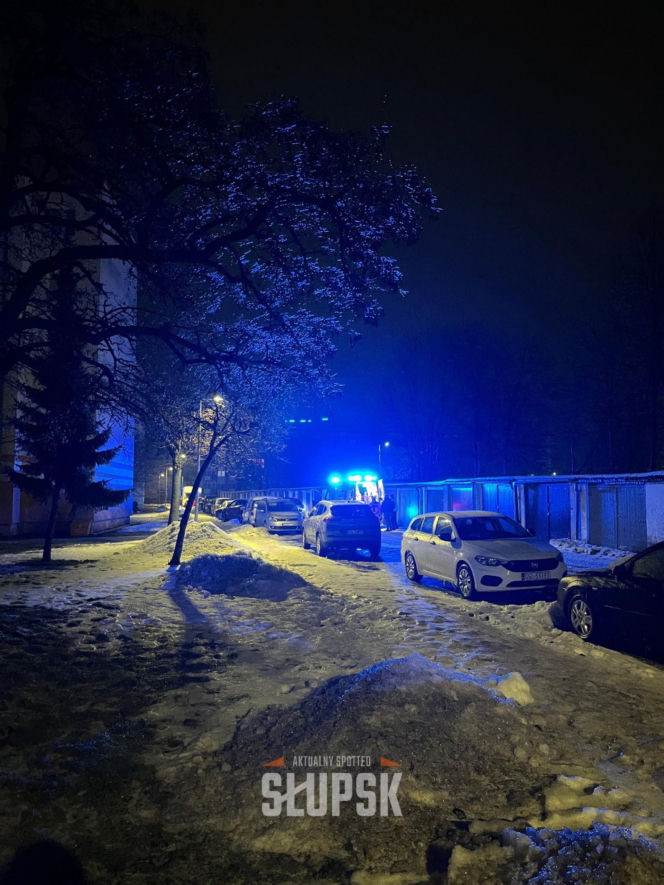 Dwa dni przed tragedią pozowali razem do zdjęcia. Dziś w mieszkaniu przy Bałtyckiej 3 nadal pracują śledczy