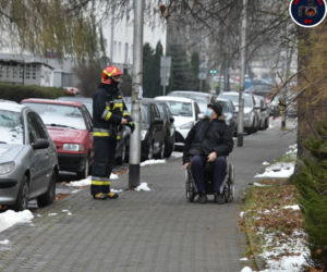 Ewakuacja bloku. Mogą wybuchnąć granaty!