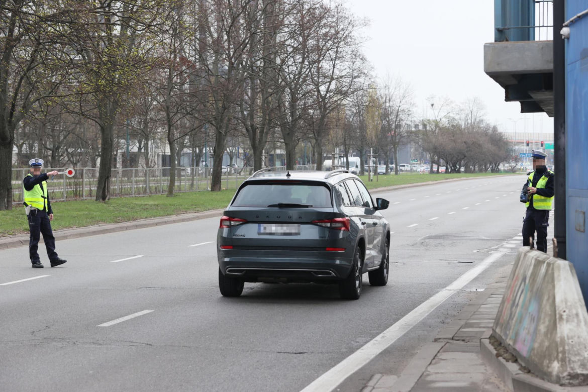 Niewidzialni policjanci w Warszawie w akcji. Nowe zasady kontroli drogowych zaskakują
