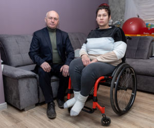 Wywalczyła 1,5 miliona za kulę w kręgosłupie