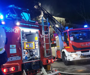 Potężny pożar w Legnicy. Płonął były radziecki szpital 