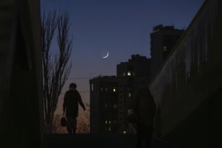 Kijów bez prądu i ogrzewania po rosyjskich atakach. Z miasta wyjechało już 600 tysięcy osób