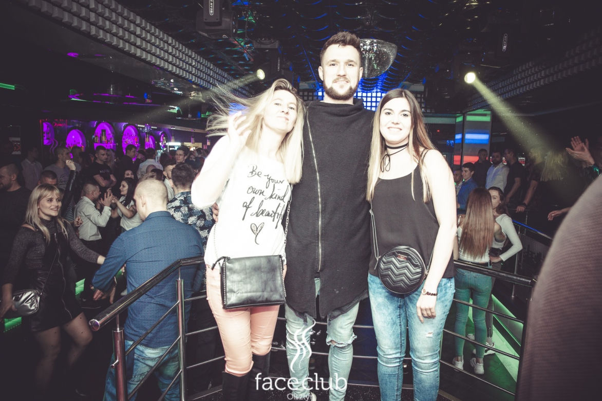 Defis w Face Club. Zdjęcia fanów z wokalistą