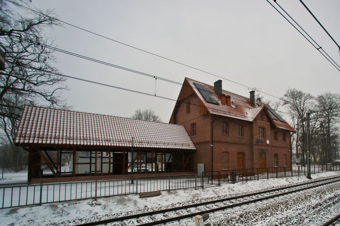 Zabytkowy dworzec w Suszu już otwarty po modernizacji. Zobacz, jak wygląda! [ZDJĘCIA]