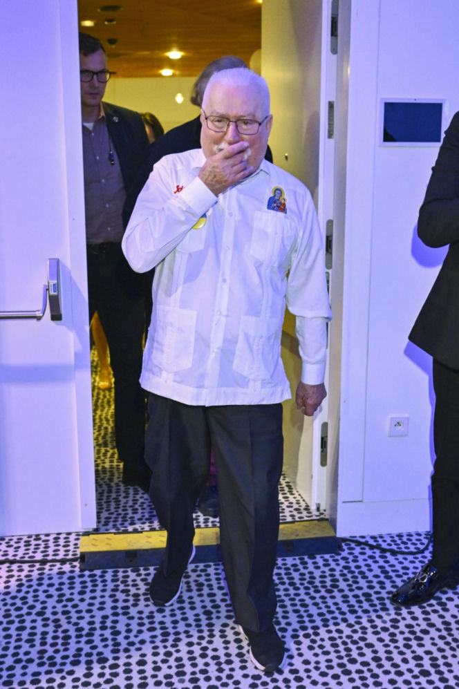 Wałęsa, Doda i Najman z żoną na gali "Osobowości i Sukcesy"