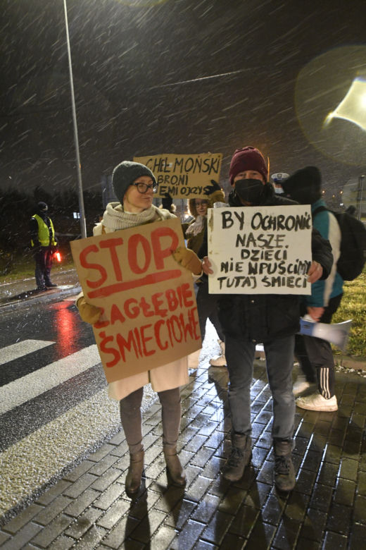 Blokowali rondo bo nie chcą smrodu. „Burmistrz sprzedał nasze zdrowie!”