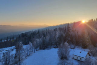 Śnieg, stoki i źródła rzeki. Oto zimowy raj w Beskidzie Śląskim