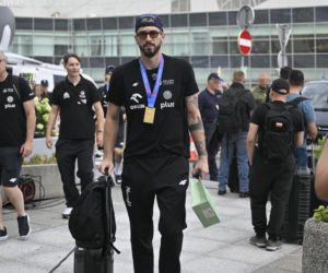 Złoci siatkarze po perypetiach wrócili do Polski