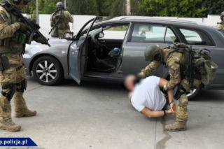Kolejna akcja CBŚP w Krakowie. Znaleziono narkotyki, padły strzały [ZDJĘCIA, WIDEO]