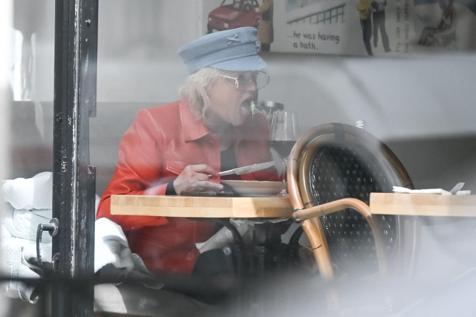 Katarzyna Figura przytula Maćka Musiałowskiego