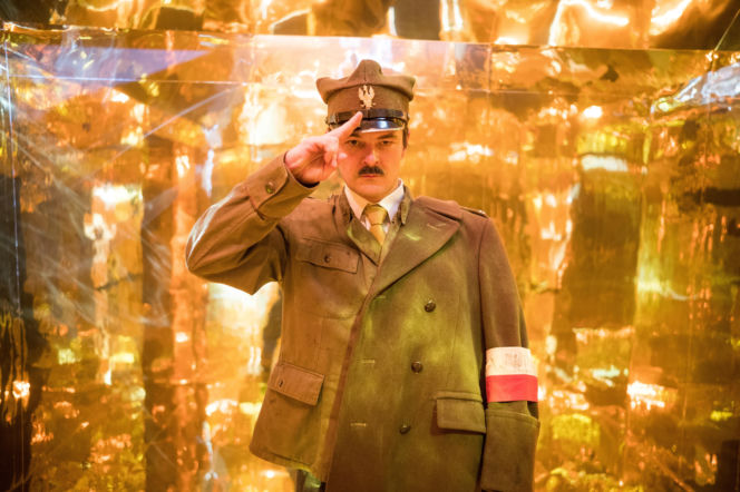 Dawid Ogrodnik w "Prałacie"