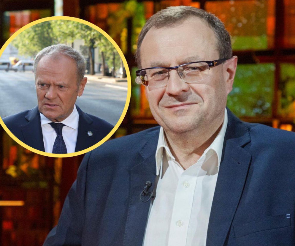 Prof. Antoni Dudek w okularach. Obok na miniaturze Donald Tusk. O krytyce premiera przeczytasz na SE Polityka.