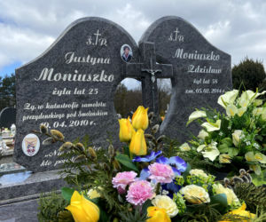 Grób stewardesy Justyny Moniuszko, która zginęła w katastrofie smoleńskiej
