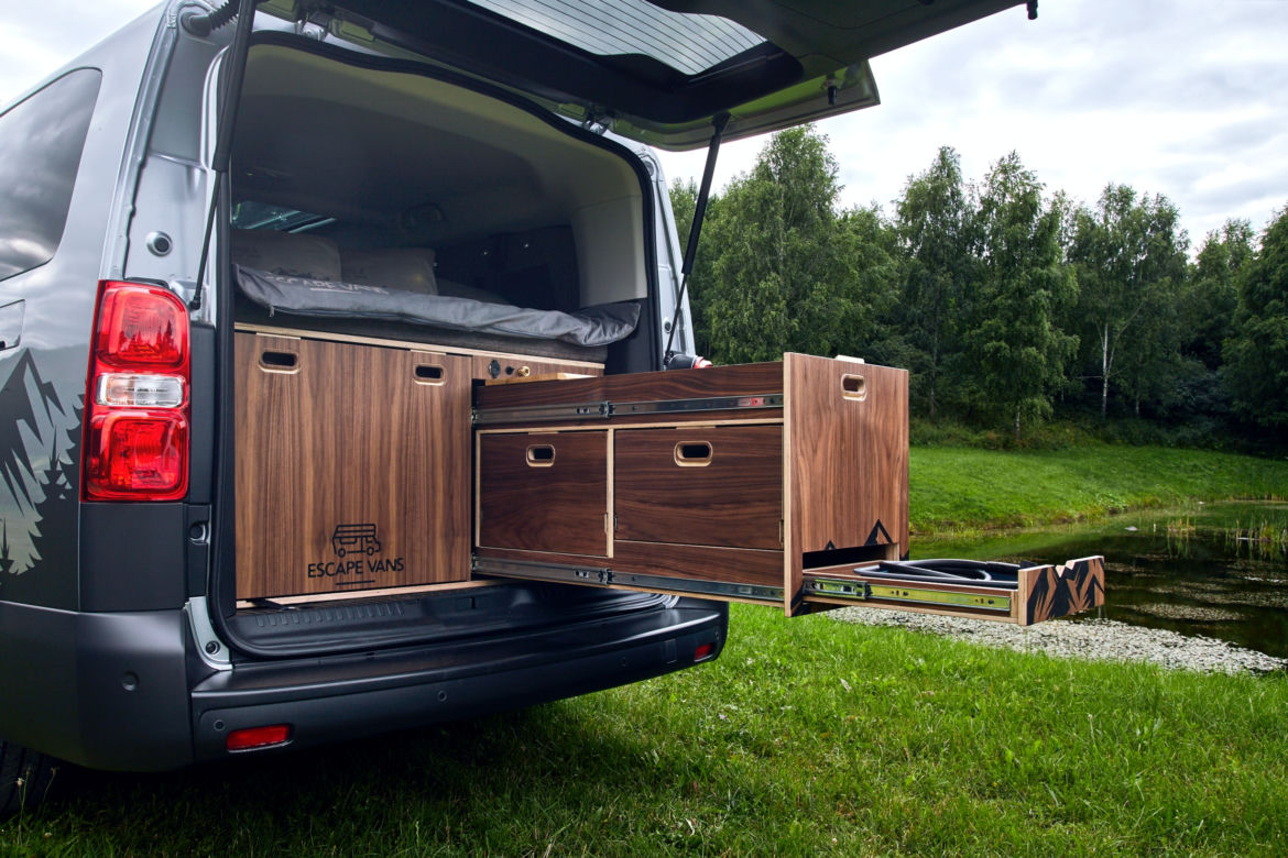 Toyota Proace Verso Kamper Tour Box zbudowana przy współpracy z firmą Escape Vans