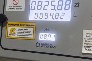 Sylwia Bomba na stacji paliw