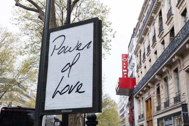 Plakaty zapowiadające koncerty Celine Dion