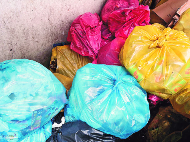 11 pojemników na śmieci w każdym domu w Polsce?! Ludzie są wściekli. "To już nie jest ekologia, tylko represja!"