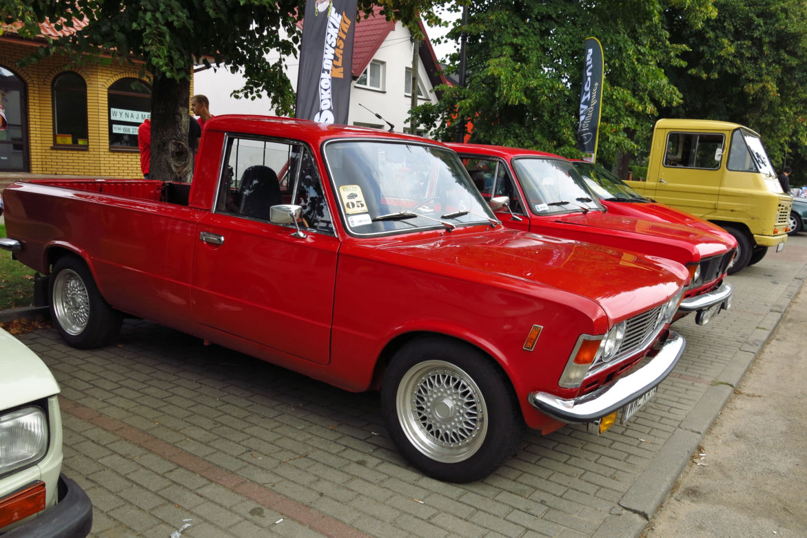 Zlot zabytkowych samochodów
