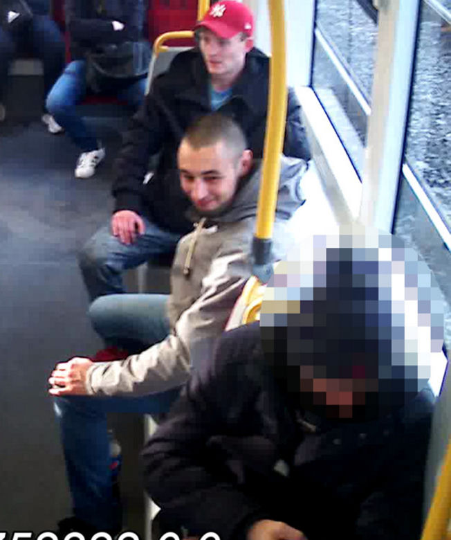 Brutalna napaść o świcie. Policja pilnie poszukuje tych mężczyzn