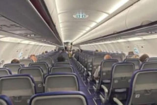Polacy utknęli na Sycylii. „Ludzie śpią na wózkach, na ziemi”. Chaos po erupcji Etny
