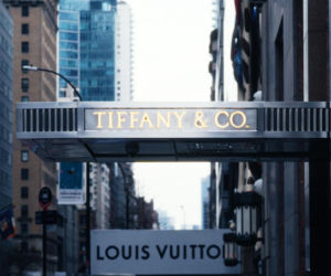 Jak powstało imperium Louis Vuitton, Moët i Hennessy? ARTE.tv pokazuje od środka historię LVMH