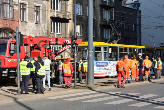 Wykolejenie tramwaju w centrum Łodzi. Są ranni