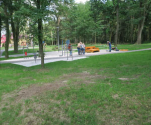 Zmodernizowany park w Wielgowie