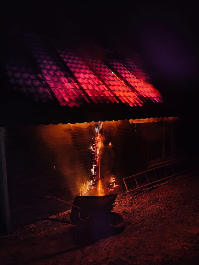 Pożar w Wigilię zabrał im dach nad głową. Trwa zbiórka na kontener mieszkalny dla pana Kazimierza i jego żony