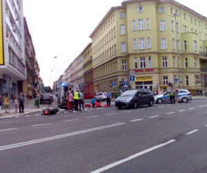 Zderzenie samochodu i skutera w centrum Szczecina