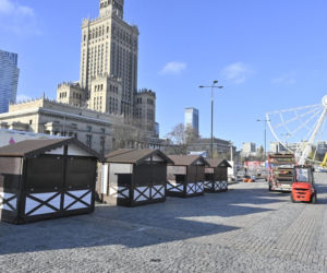 Dziwny obiekt w centrum Warszawy. Co tu powstaje? Stolica już stroi się na Boże Narodzenie!