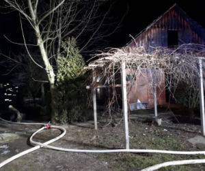 TRAGEDIA w Łososinie Dolnej! Strażacy znaleźli zwęglone ZWŁOKI kobiety! 