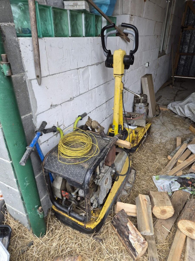 Rozbita szajka włamywaczy – zdjęcia z akcji i przeszukań w Dąbowie Tarnowskiej