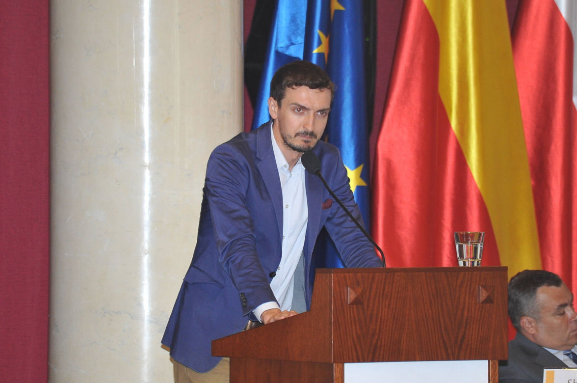 Rada Warszawy rozlicza Trzaskowskiego