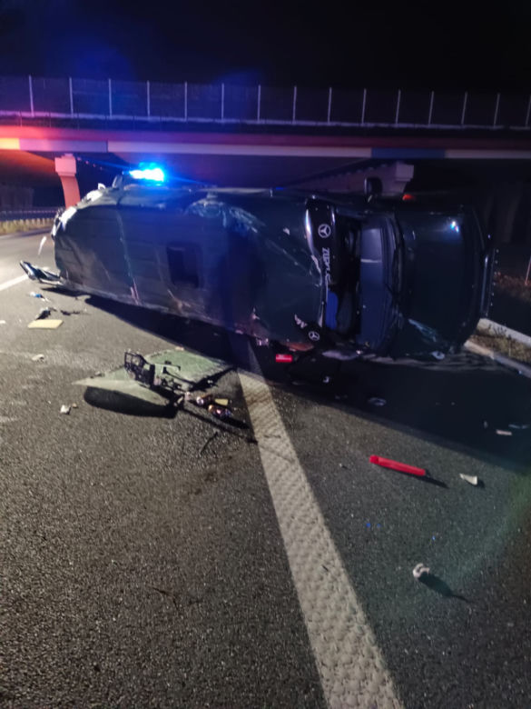 Nocny wypadek na A4. 5 osób poszkodowanych
