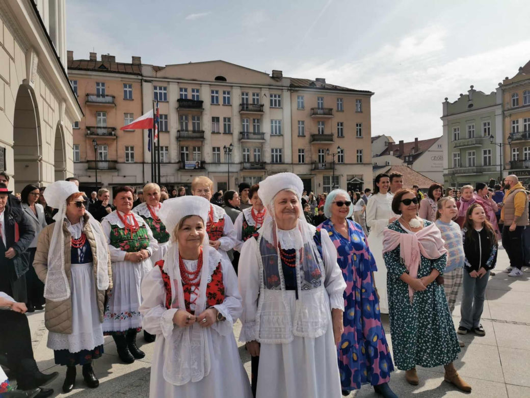 Kalisz. Zatańczyli walca z filmu „Noce i Dnie”
