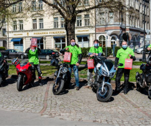 Koronawirus w Trójmieście. Jeżdżą na motorach i pomagają seniorom