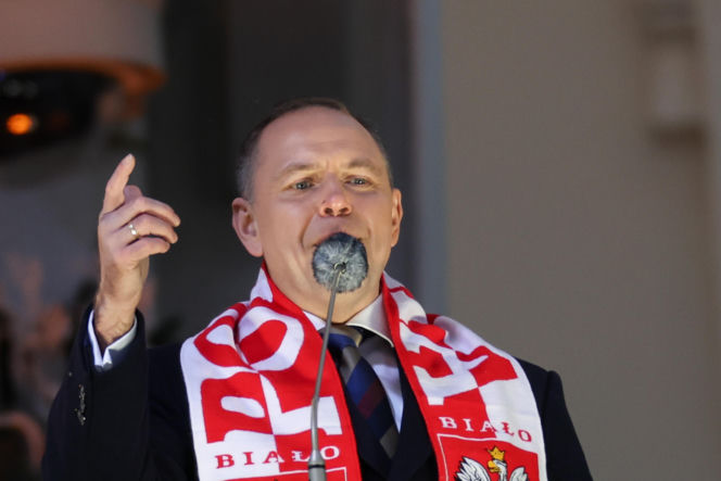 Prezydent na Jasnej Górze wśród kibiców. Podziękował za obronę  hasła „Bóg, Honor, Ojczyzna”