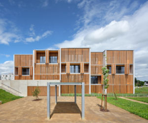 Proste i pionierskie. Drewniana mieszkaniówka w Žďárze 