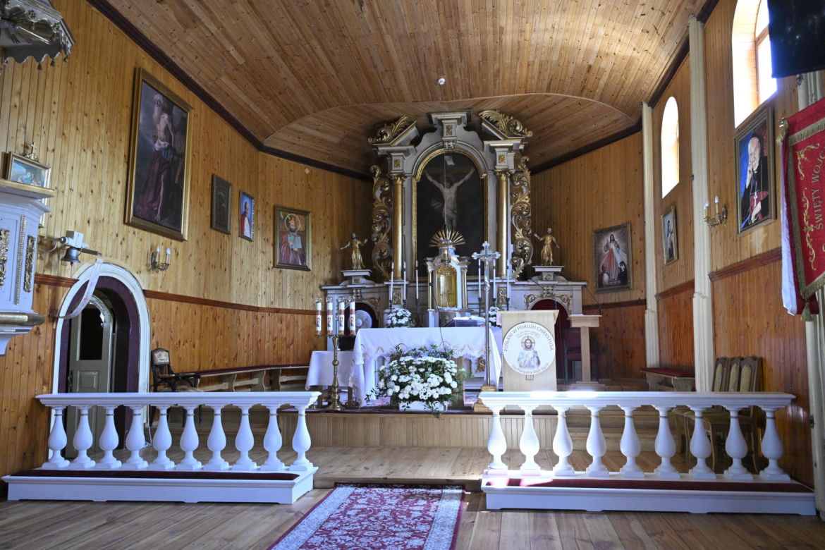 Tak zmienił się kościół z kultowego Rancza. Aktorzy zbierali na remont
