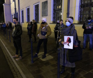 Protest przeciwko kardynałowi Stanisławowi Dziwiszowi w Krakowie
