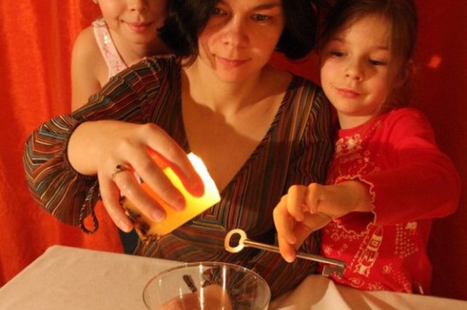 Andrzejki, wróżby, lanie wosku